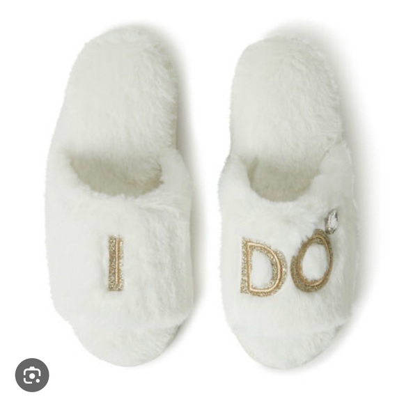 Dearfoams Bride Women I Do Slippers size small which is 5-6 - Picture 2 of 2
